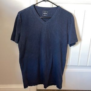 Gap Lived-in Men’s Medium V-Neck T-shirt